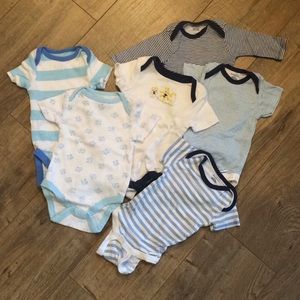 Lot of 6 Gerber & Circo Baby Boy Onesies 0-3M